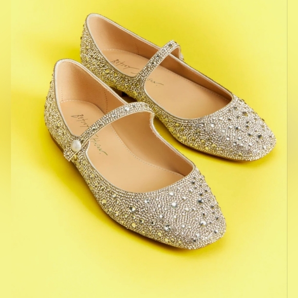Betsey Johnson Flats. - Picture 11 of 13